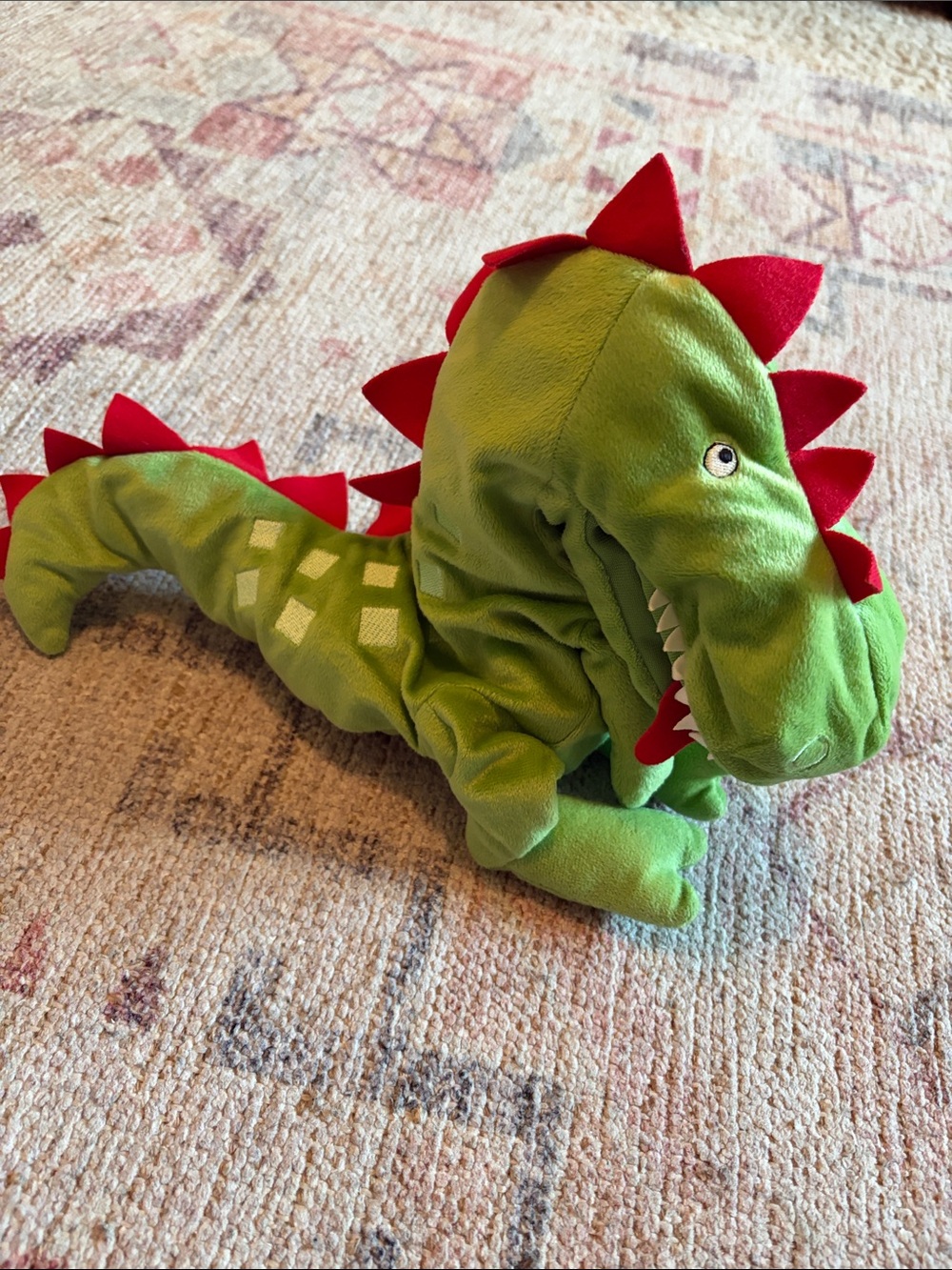 IKEA Laskig Green Plush Dinosaur Puppet Red Felt Spikes